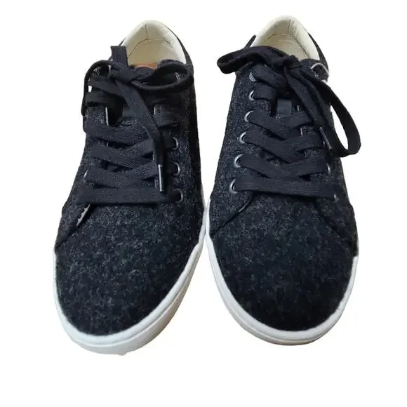 Taos Star Burst Black Lace Up Sneakers Shoes NEW Women's Size 6 1/2